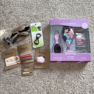 Wet brush & hair accessories bundle